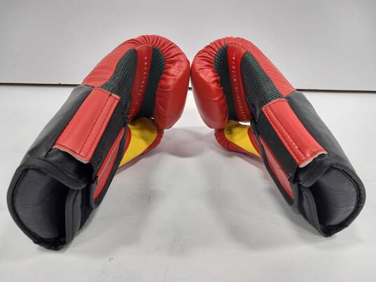 Everlast Boxing Gloves image number 3