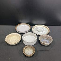 Bundle of 5 Assorted Stoneware Dishes
