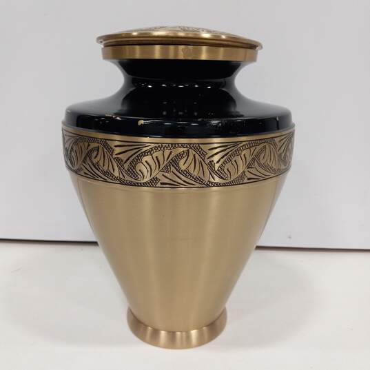 Crescent Memorial Gold And Black Metal Urn Made In India image number 1