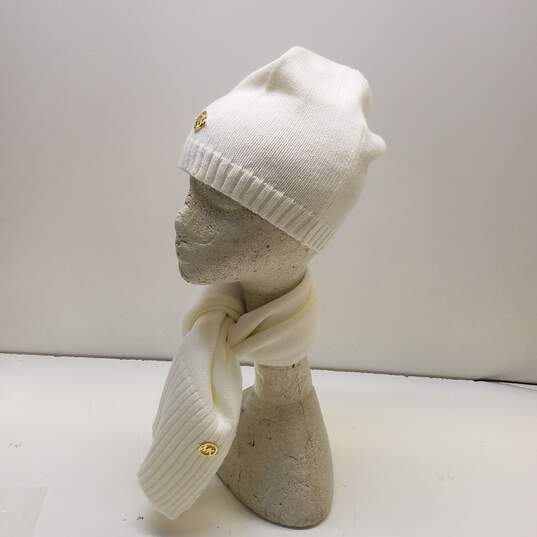 Michael Kors White Knitted Scarf & Beanie image number 1