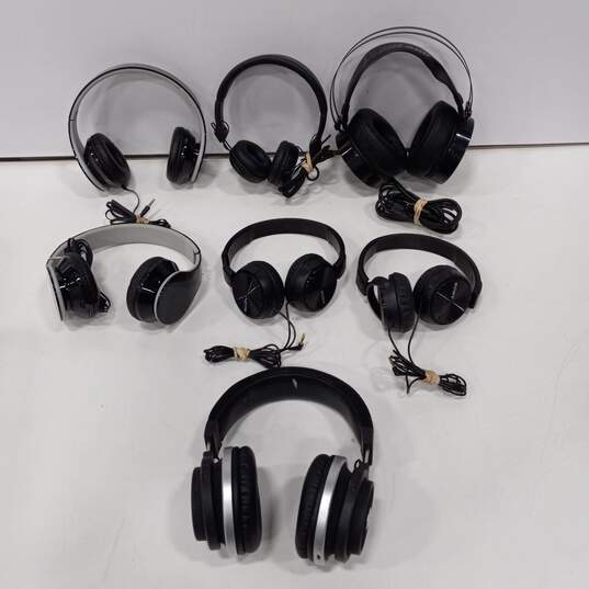 Lot of 7 Assorted Headphones image number 1