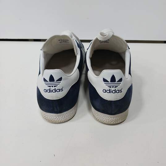 Men's Adidas Navy Suede Gazelle Sneakers Size 12 1/2 image number 2