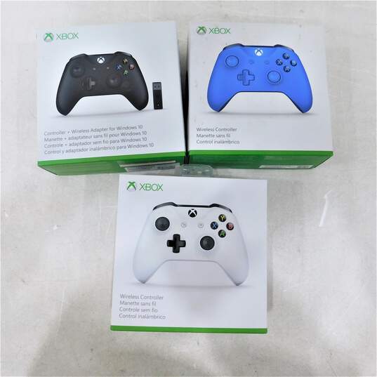 Lot Of 3 Open Box Xbox One Controllers image number 1