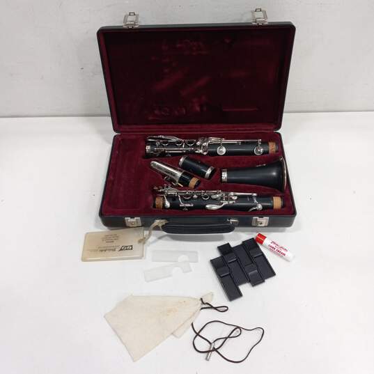 Accent Clarinet w/Black Carrying Case and Accessories image number 1