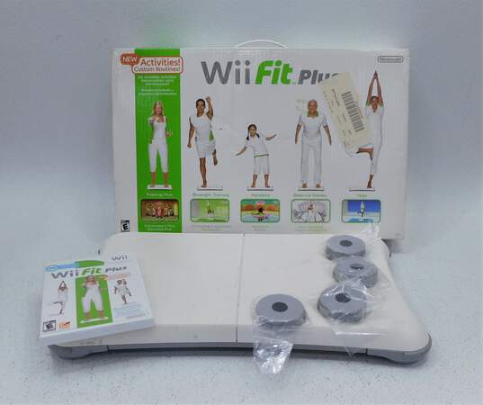 Wii Fit Plus Board and Game image number 1