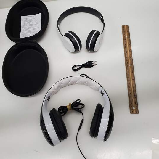 2 White Headphones Over Ear w/cases-Both Power On/ Source/Soul Brand image number 1