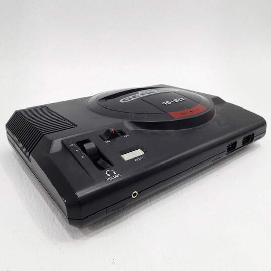 SEGA Genesis Model 1 Console w/ Controllers image number 2