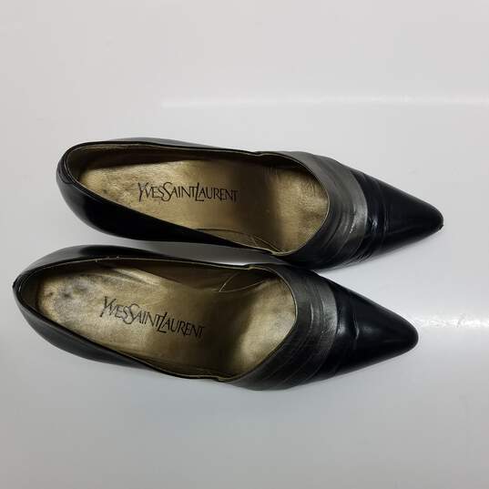 AUTHENTICATED Yves Saint Laurent Black & Silver Leather Pumps Size 36.5 image number 3