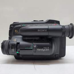 Sony 8x 1:1.6 Video 8 Handycam For Parts/Repair alternative image