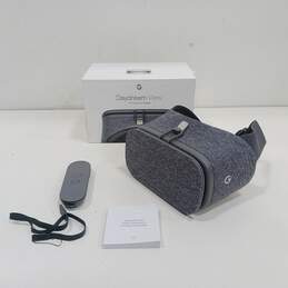 Google Daydream View VR Headset