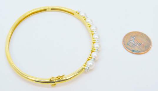 14K Yellow Gold 0.25 CTTW Diamond & Pearl Hinged Bangle Bracelet 11.8g image number 5