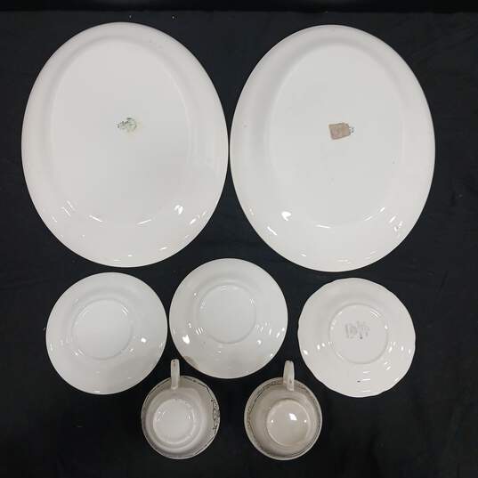 Crown Potteries Co. China Set image number 3
