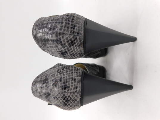 Michael Kors Gray/Black Leather Snakeskin Design High Heels Size 6.5 image number 3