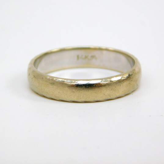 14K White Gold Etched Edges Wedding Band Ring 3.1g image number 2
