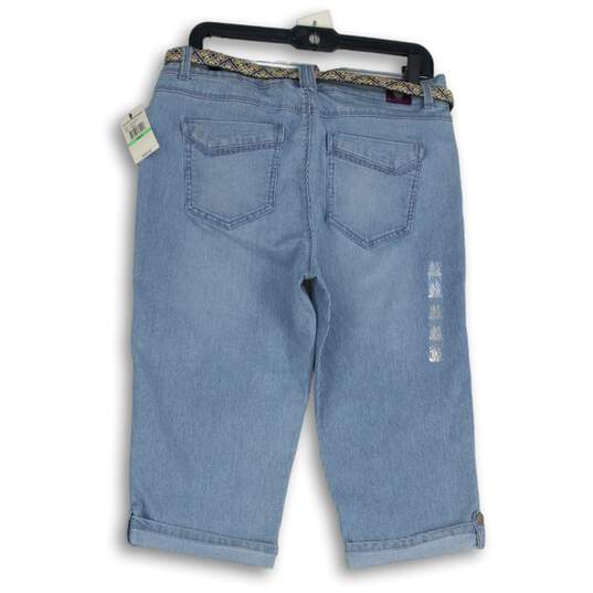 NWT Womens Blue Denim Medium Wash Pinstripe Belted Capri Pants Size 8 image number 2