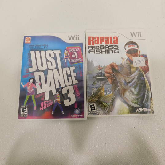Nintendo Wii  w/2 Games and 2 Controllers image number 8