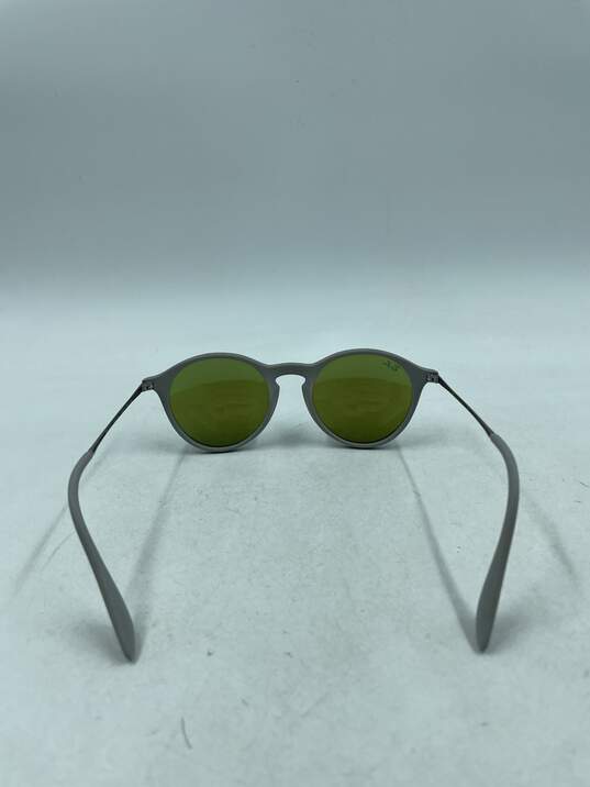Ray-Ban Round Mirrored Gray Sunglasses image number 3