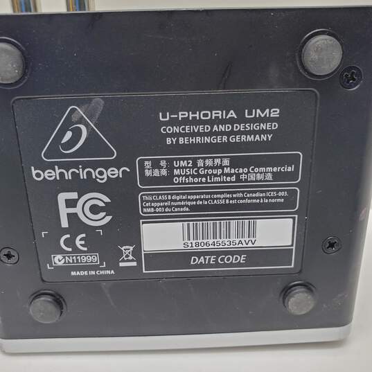 Behringer U-Phoria UM2 Audio Interface image number 4