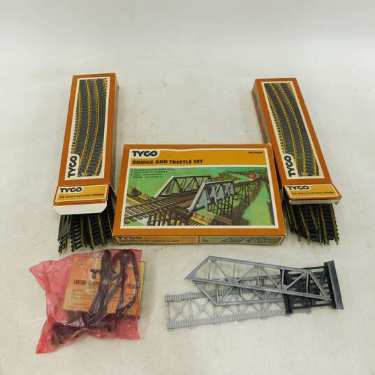 Vintage Tyco Spirit of 76 HO Scale Electric RTR Train Set image number 6