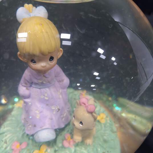 Precious Moments "In the Good Old Summertime" "Friendship is a Sunny Day" Music Box Snow Globe image number 5