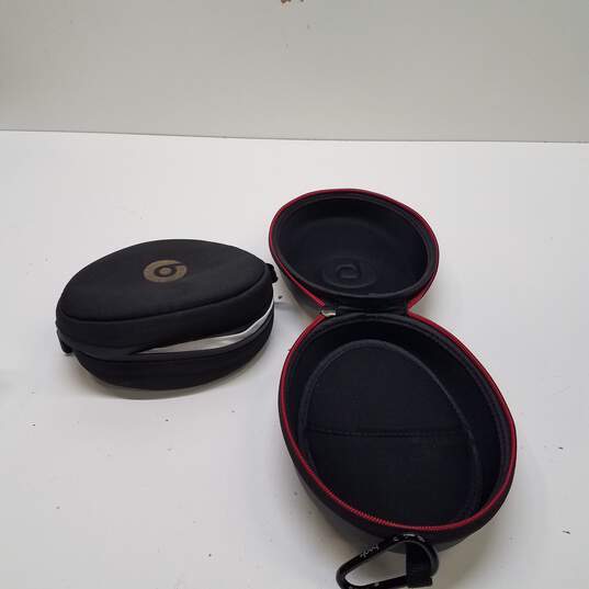 Beats by Dre Bundle Lot of 2 Headphone Cases image number 4