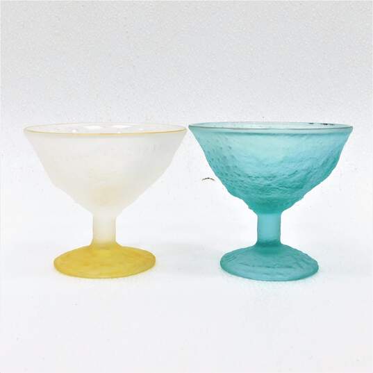 VNTG Artist Signed Frosted Art Glass Sherbert Frozen Cocktail Glasses Set of 4 image number 3