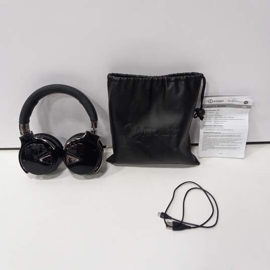 COWIN Headphones in Bag image number 1