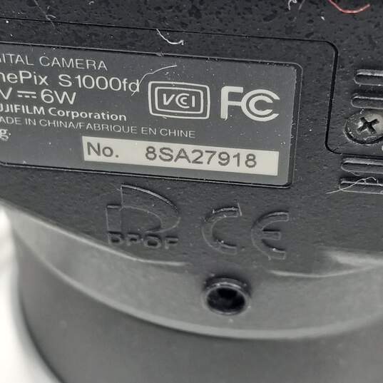 Fujifilm FinePix S1000fd Digital SLR Camera image number 4