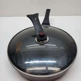 Huhu 11.5in. Nonstick Grill Pan and Lid Made in Korea alternative image
