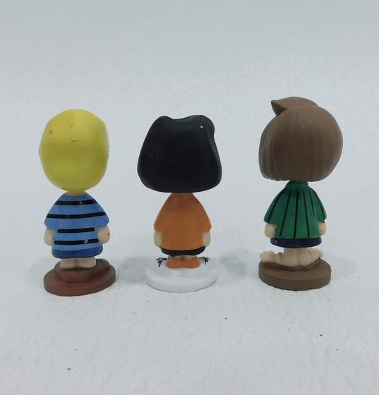 Lot of 3 Inch Mini Peanut Plastic Figures Snoopy Lucy image number 3