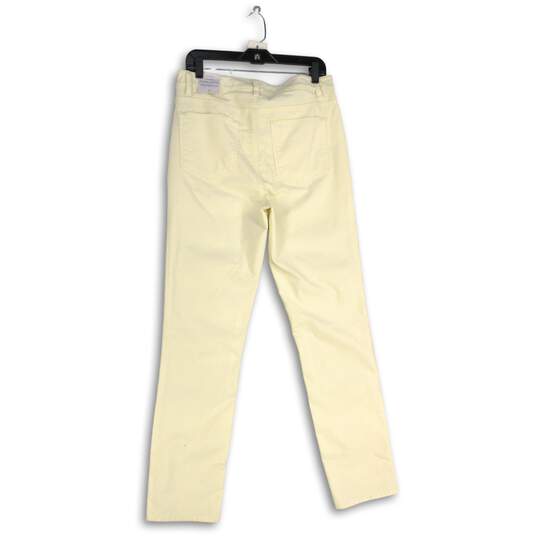NWT Womens White Velveteen High Rise 5-Pocket Design Straight Leg Jeans Size 8 image number 2