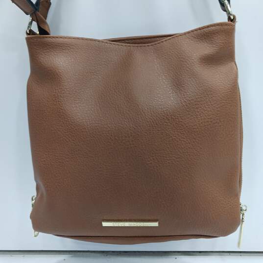 Women's Brown Leather Steve Madden Purse image number 2