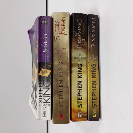 Bundle of 4 Assorted Stephen King Novel Books image number 5