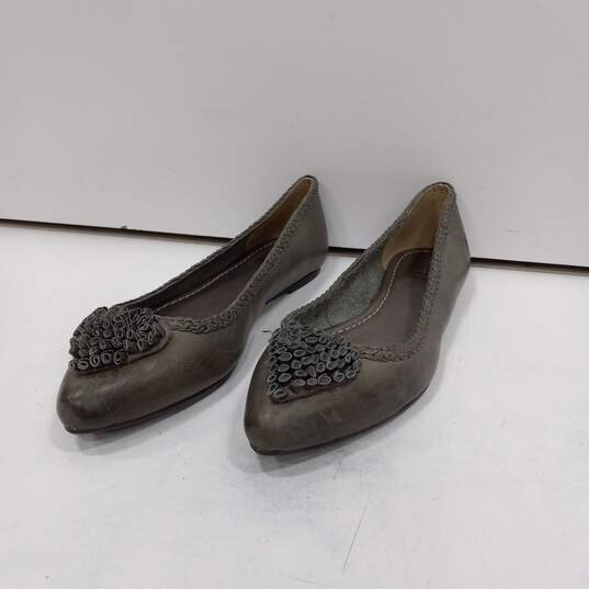 Frye Women's 72170  F0011 E11 Regina Flower Gray Shoes Size 8 image number 1
