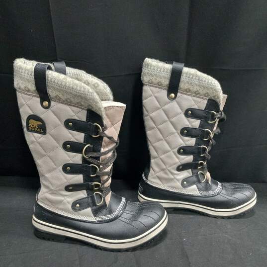 Sorel Tofino Women's White & Black Winter Boots Size 8.5 image number 4