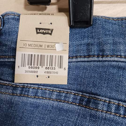 Women's Blue Levi Jeans Size 30x32 image number 3