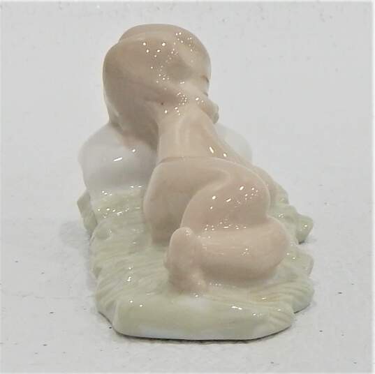 Lladro 4670 Nativity Sleeping Baby Jesus Porcelain Figurine image number 2