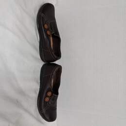 Womens Brown Pebble Leather Button Round Toe Slip On Flat Loafers Size 6.5 alternative image