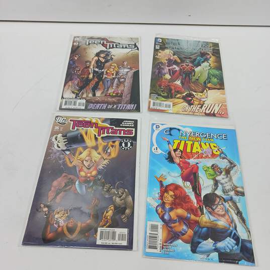Bundle of 14 Teen Titans DC Comic Books image number 3