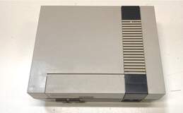Nintendo Entertainment System NES Console For Parts/Repair- Gray alternative image