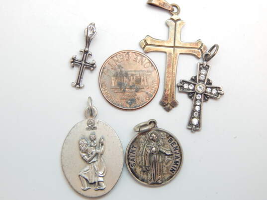 Vintage & Modern Sterling Silver Crosses & Miraculous Medals 15.1g image number 1