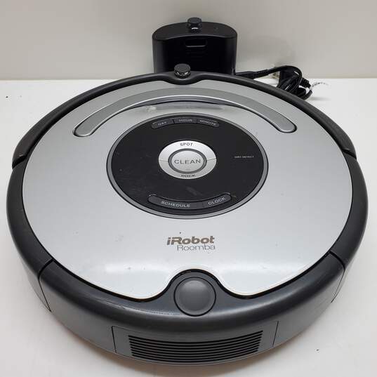 iRobot Model 655 Roomba w/Dock For Parts/Repair image number 1