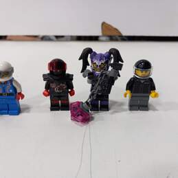 10pc Bundle of Assorted Lego Minifigures alternative image
