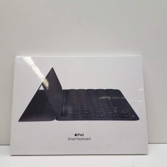 iPad Smart Keyboard (A1829) - Sealed image number 1