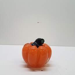 Lenox October Delight Crystal Pumpkin Paperweight alternative image