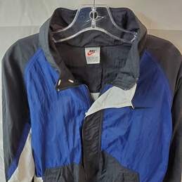 Vintage Nike Men's Navy Windbreaker Jacket in Size L alternative image