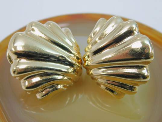 14K Yellow Gold Scalloped Sea Shell Omega Clip Earrings 8.4g image number 5