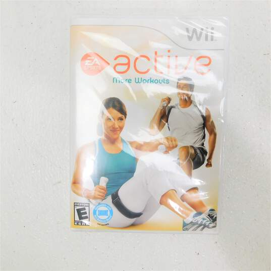 7 EA Active Series Games EA Active 2, NFL Training Camp Nintendo Wii image number 18
