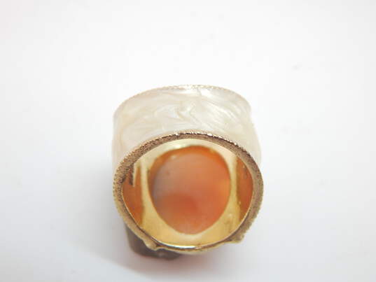 Amedeo Gold Tone Carved Shell Cameo Rhinestone Ring 9.6g image number 6