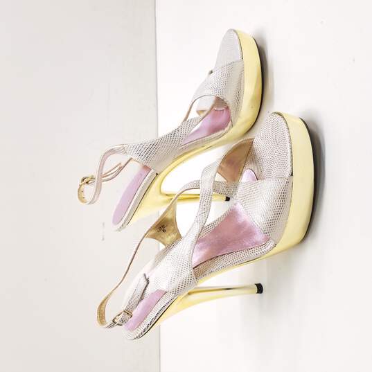 Neda by Bebe Heels Gold White Size 6 image number 3